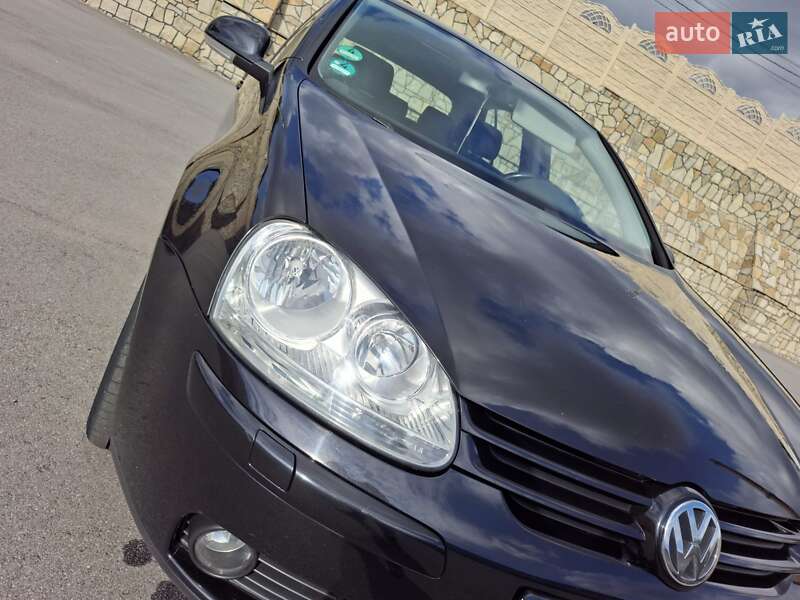 Хэтчбек Volkswagen Golf 2006 в Могилев-Подольске