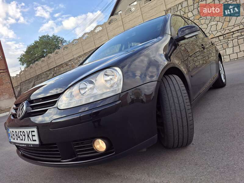 Хэтчбек Volkswagen Golf 2006 в Могилев-Подольске