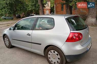Хэтчбек Volkswagen Golf 2005 в Днепре