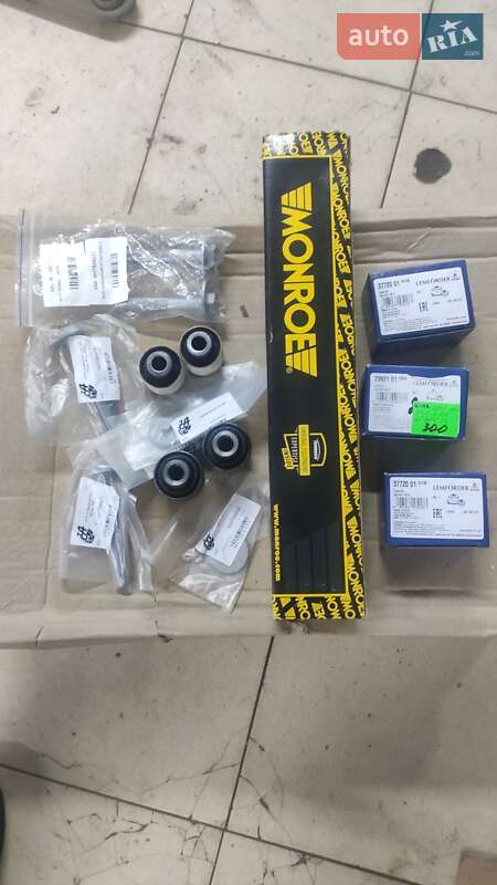 Хетчбек Volkswagen Golf 2005 в Чугуєві