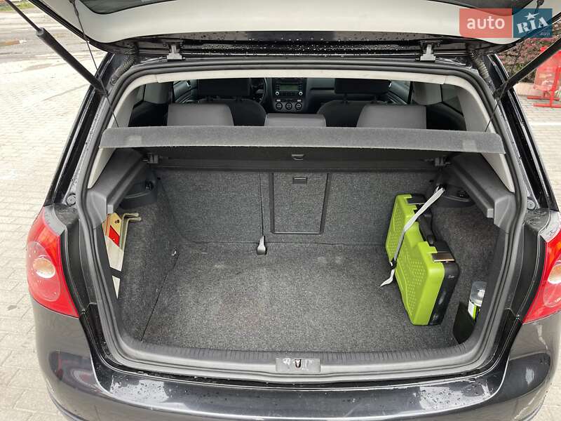 Хэтчбек Volkswagen Golf 2005 в Виннице