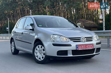 Хетчбек Volkswagen Golf 2005 в Дубні