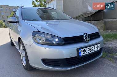 Универсал Volkswagen Golf 2010 в Сарнах