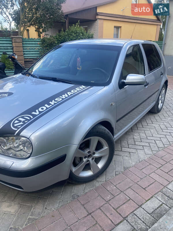 Хетчбек Volkswagen Golf 2002 в Почаєві