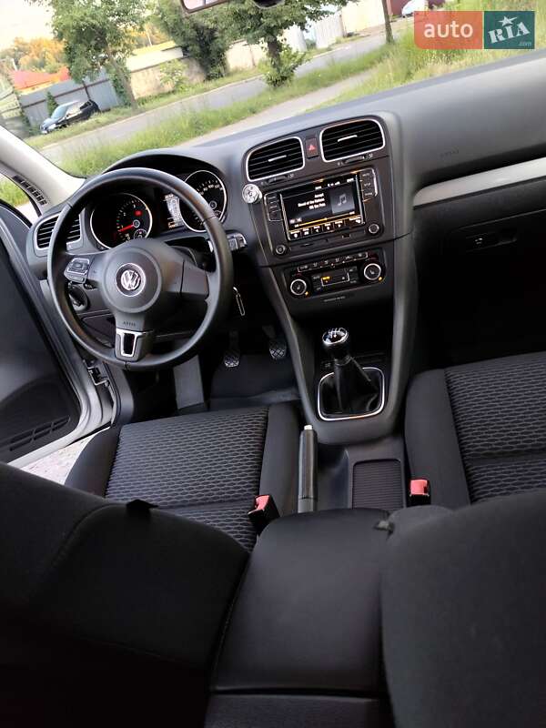 Хетчбек Volkswagen Golf 2012 в Києві