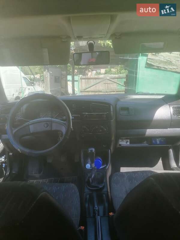 Хетчбек Volkswagen Golf 1996 в Чернівцях