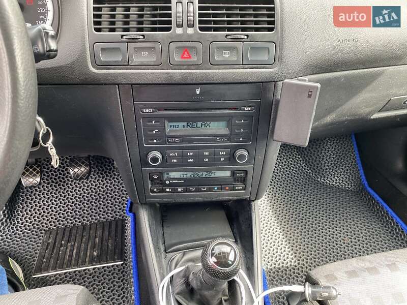 Універсал Volkswagen Golf 2006 в Вишгороді