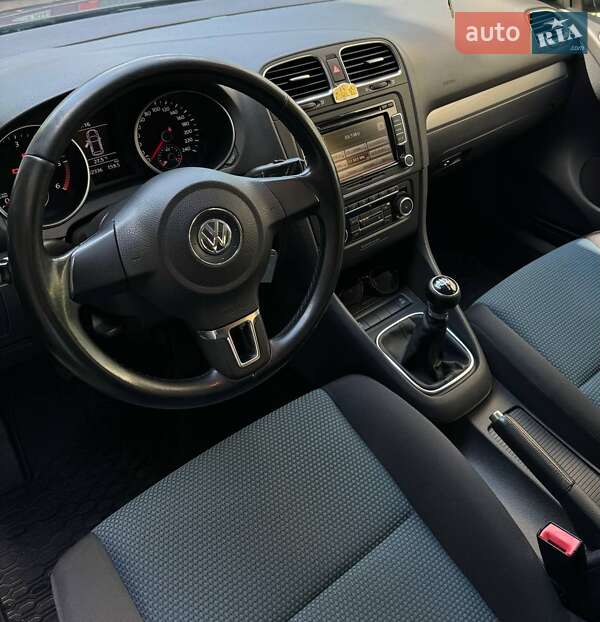 Хетчбек Volkswagen Golf 2011 в Ужгороді