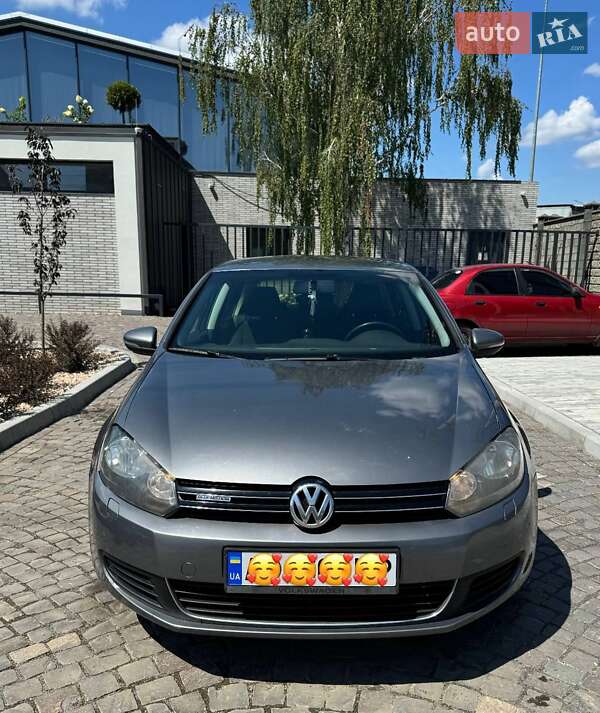 Хетчбек Volkswagen Golf 2011 в Ужгороді