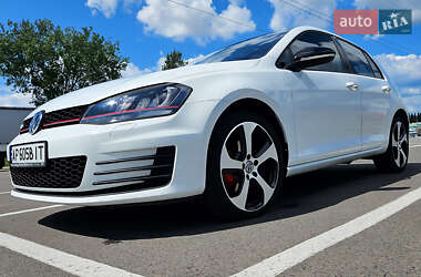 Хэтчбек Volkswagen Golf 2015 в Луцке