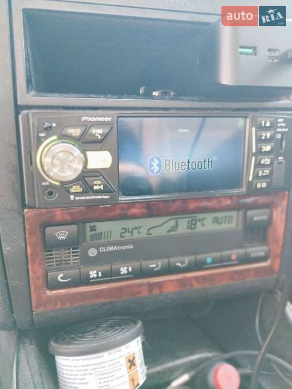 Хетчбек Volkswagen Golf 2000 в Дніпрі