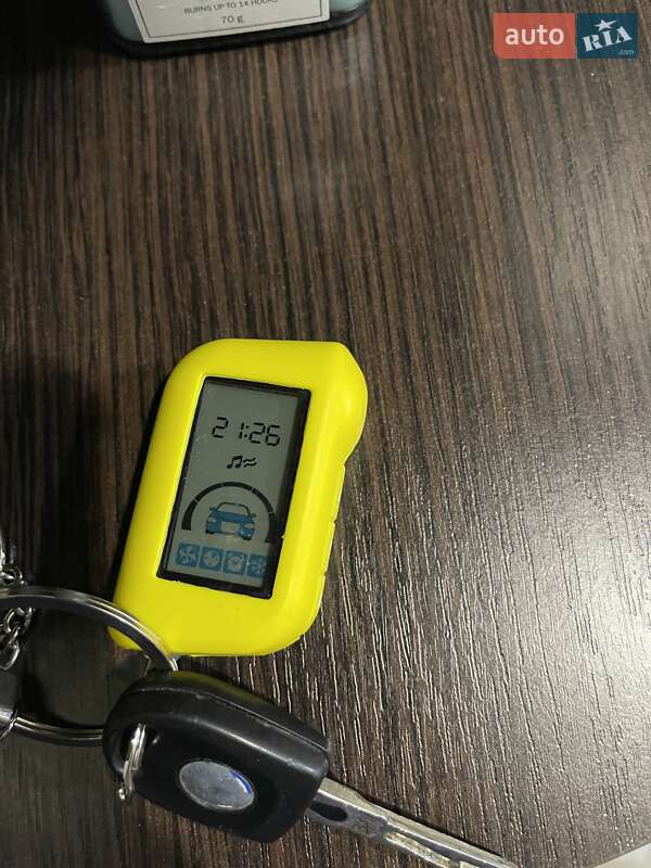 Хэтчбек Volkswagen Golf 2001 в Ирпене