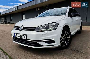 Універсал Volkswagen Golf 2020 в Львові