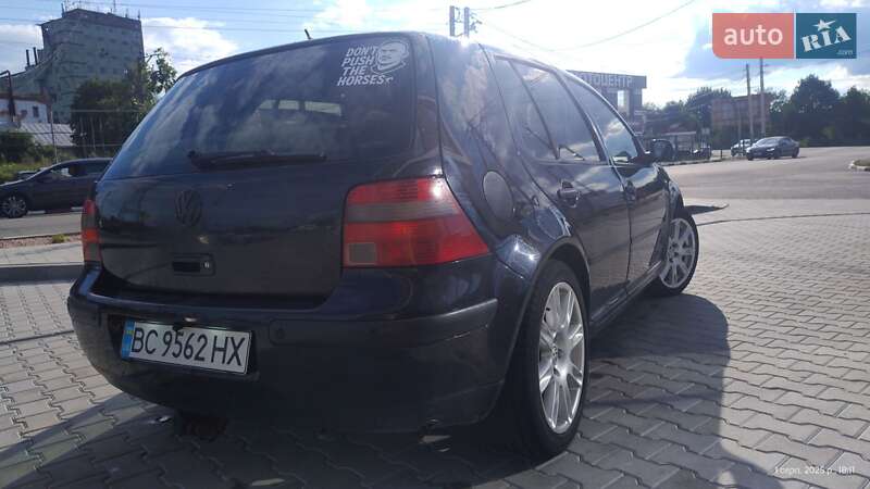 Хетчбек Volkswagen Golf 2002 в Стрию
