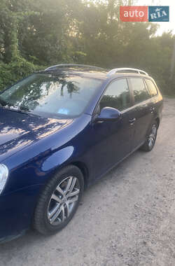 Универсал Volkswagen Golf 2009 в Сарнах