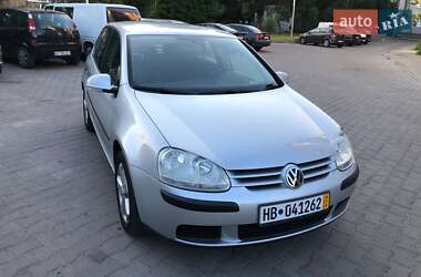 Хэтчбек Volkswagen Golf 2005 в Луцке