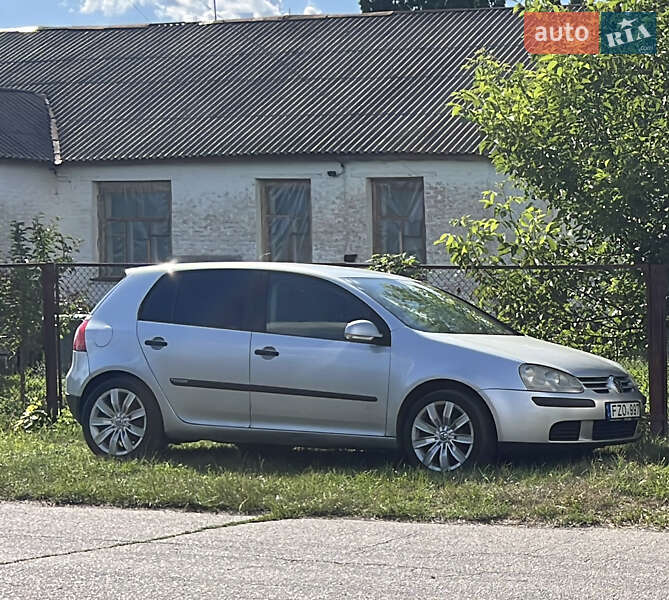 Volkswagen Golf 2004