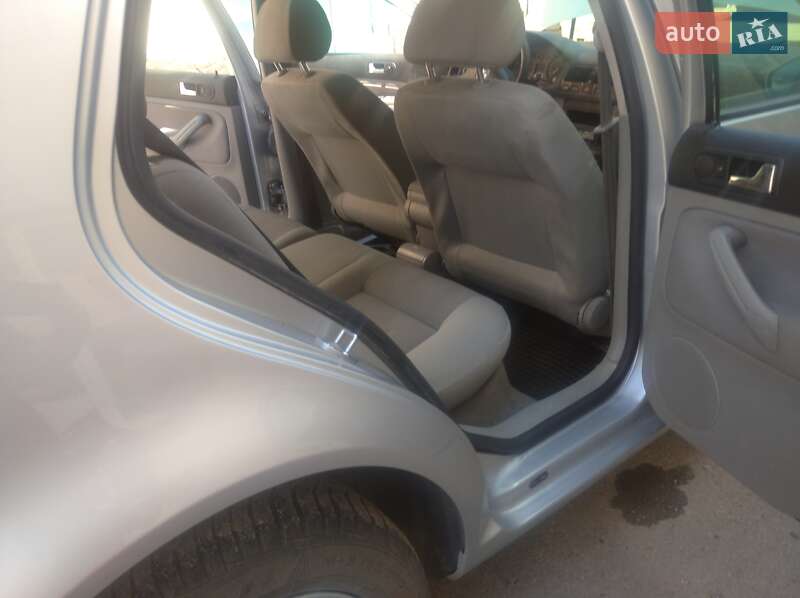 Хетчбек Volkswagen Golf 2002 в Кам'янець-Подільському