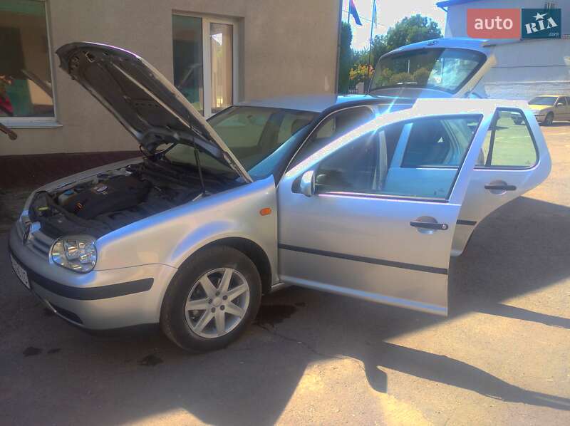 Хетчбек Volkswagen Golf 2002 в Кам'янець-Подільському