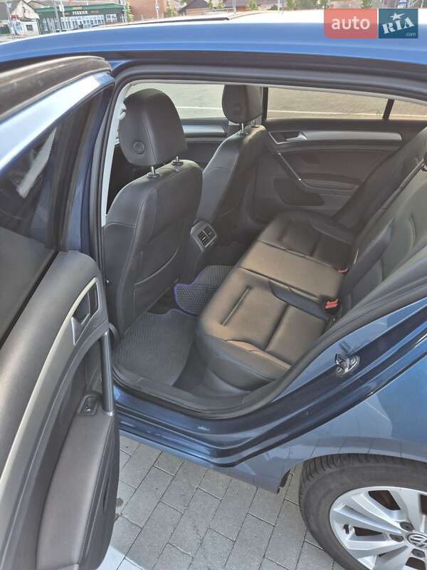 Хетчбек Volkswagen Golf 2015 в Вінниці