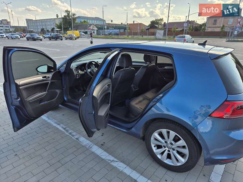 Хетчбек Volkswagen Golf 2015 в Вінниці
