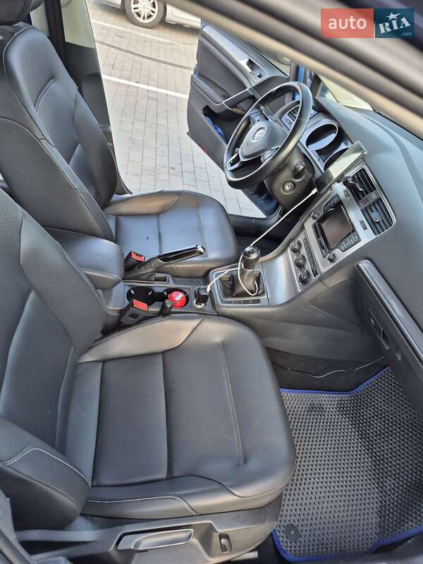 Хетчбек Volkswagen Golf 2015 в Вінниці