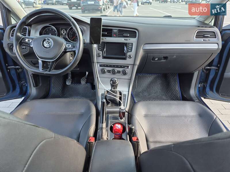 Хетчбек Volkswagen Golf 2015 в Вінниці