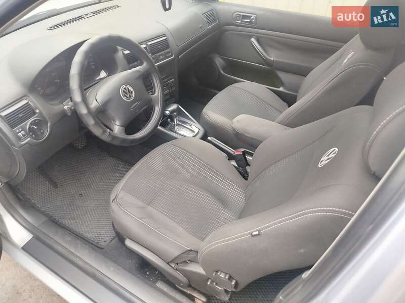 Хетчбек Volkswagen Golf 1999 в Києві