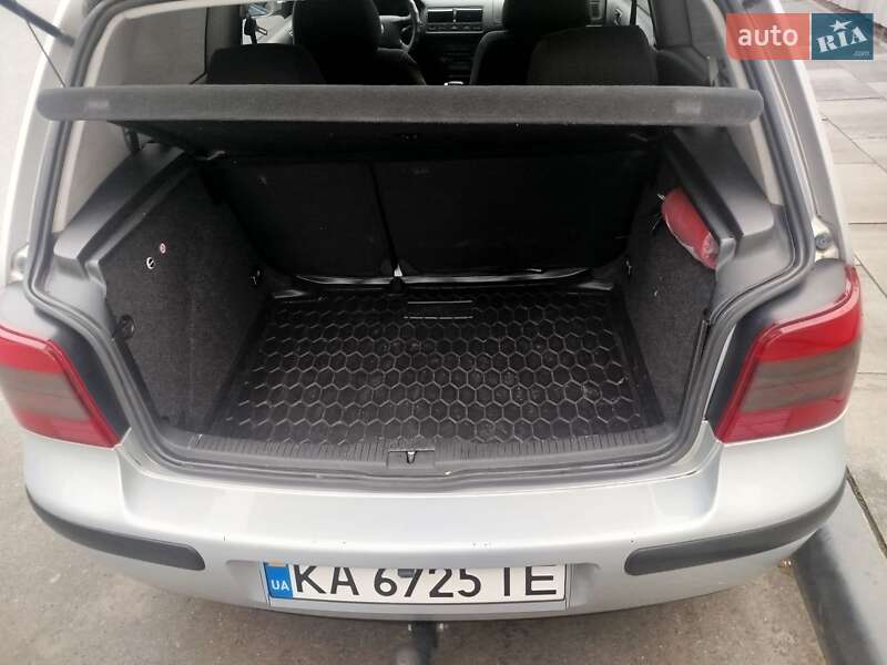 Хетчбек Volkswagen Golf 1999 в Києві