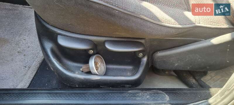 Універсал Volkswagen Golf 1996 в Чернівцях