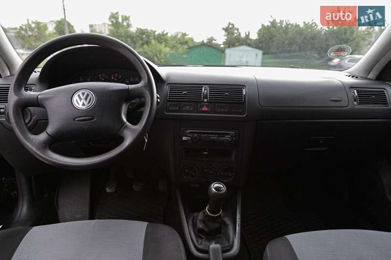 Хетчбек Volkswagen Golf 2003 в Хмельницькому