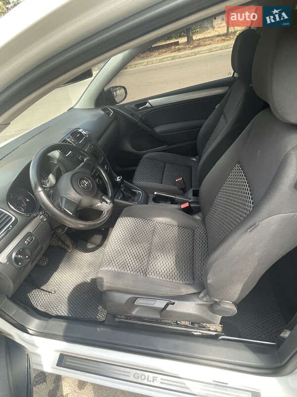 Хэтчбек Volkswagen Golf 2010 в Кривом Роге фото 6 Хэтчбек Volkswagen Golf 2010 в Кривом Роге