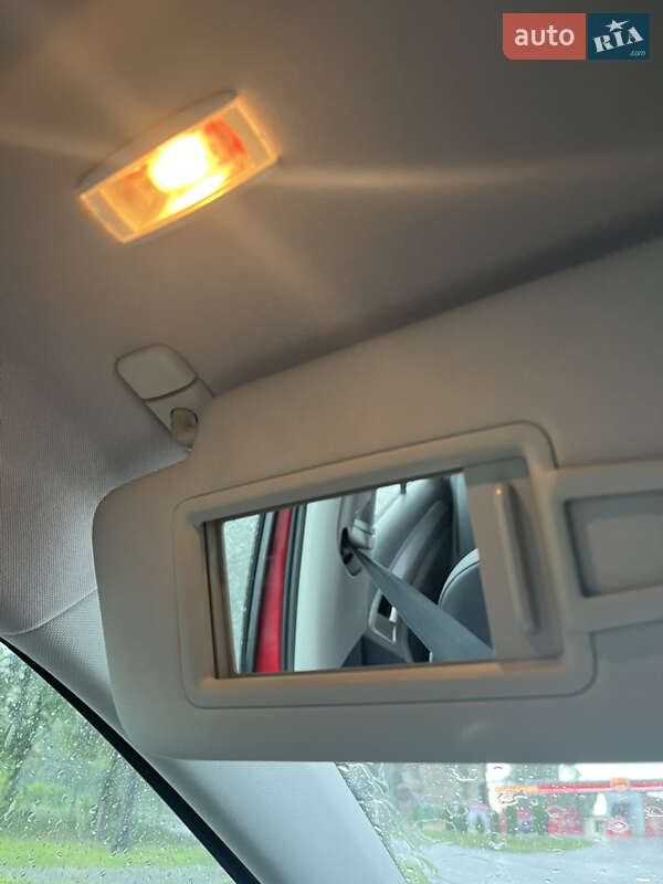 Хетчбек Volkswagen Golf 2016 в Чернівцях