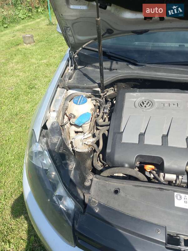 Універсал Volkswagen Golf 2012 в Острозі