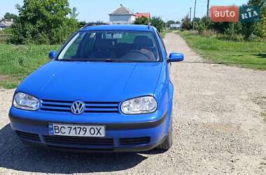Універсал Volkswagen Golf 2002 в Львові