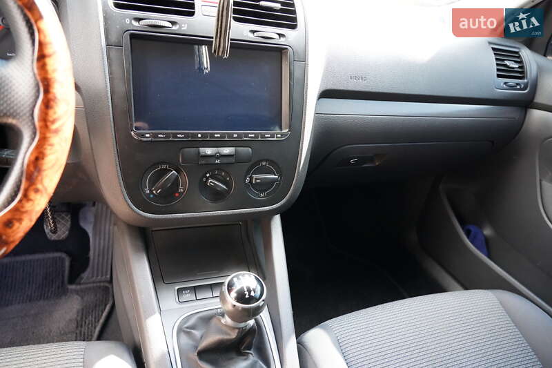 Универсал Volkswagen Golf 2008 в Новгород-Северском