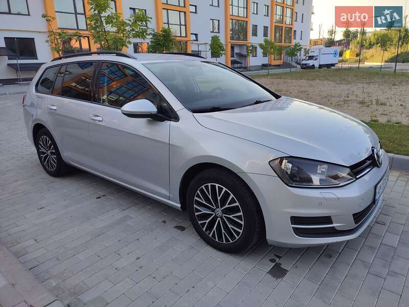 Універсал Volkswagen Golf 2015 в Вінниці