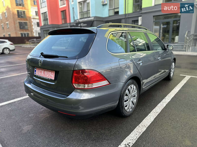 Універсал Volkswagen Golf 2008 в Рівному