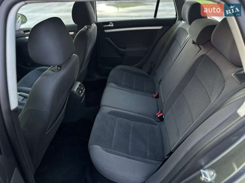 Універсал Volkswagen Golf 2008 в Рівному