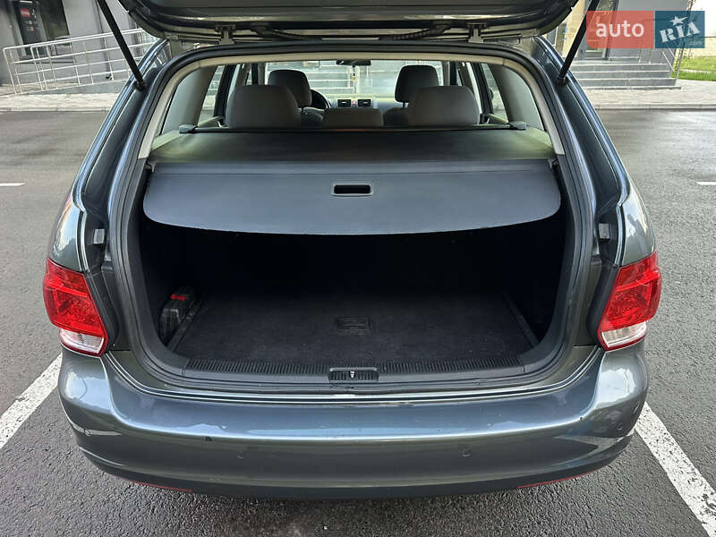 Універсал Volkswagen Golf 2008 в Рівному