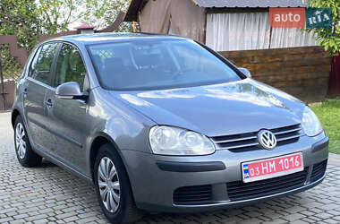 Хэтчбек Volkswagen Golf 2004 в Луцке
