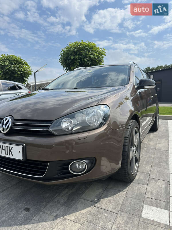 Універсал Volkswagen Golf 2011 в Луцьку