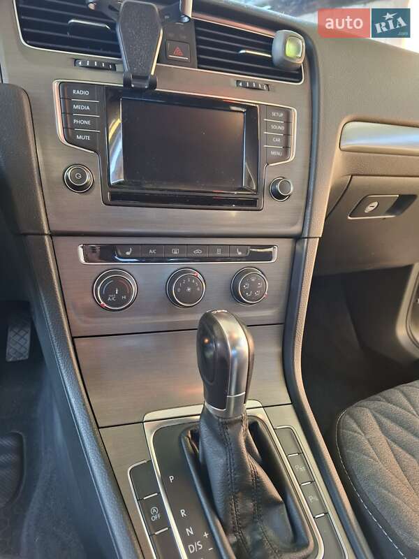 Хэтчбек Volkswagen Golf 2012 в Тячеве