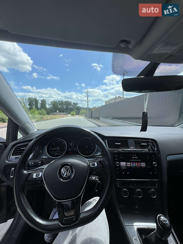 Універсал Volkswagen Golf 2017 в Самборі