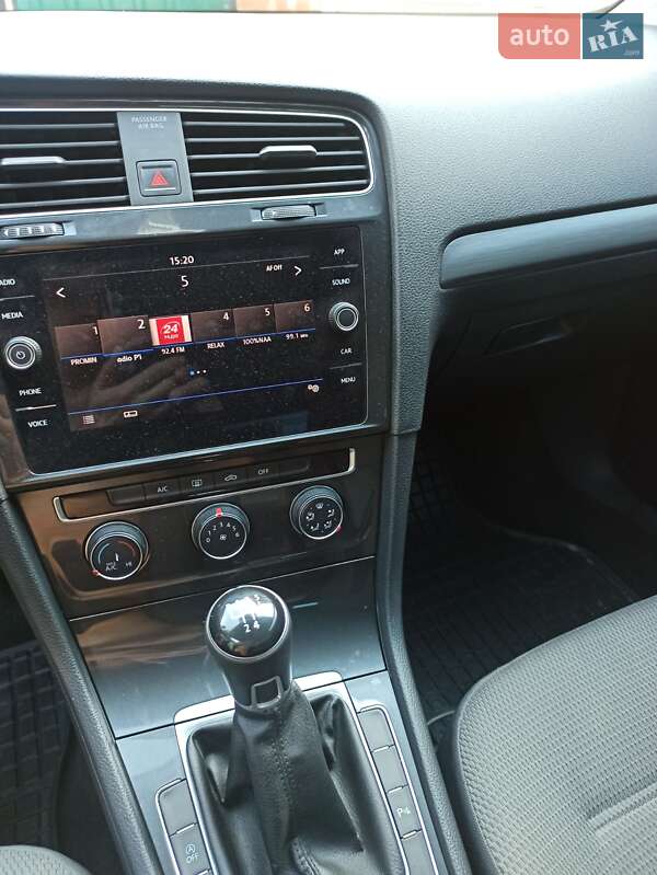 Универсал Volkswagen Golf 2018 в Гадяче