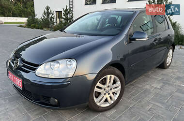 Хетчбек Volkswagen Golf 2006 в Луцьку