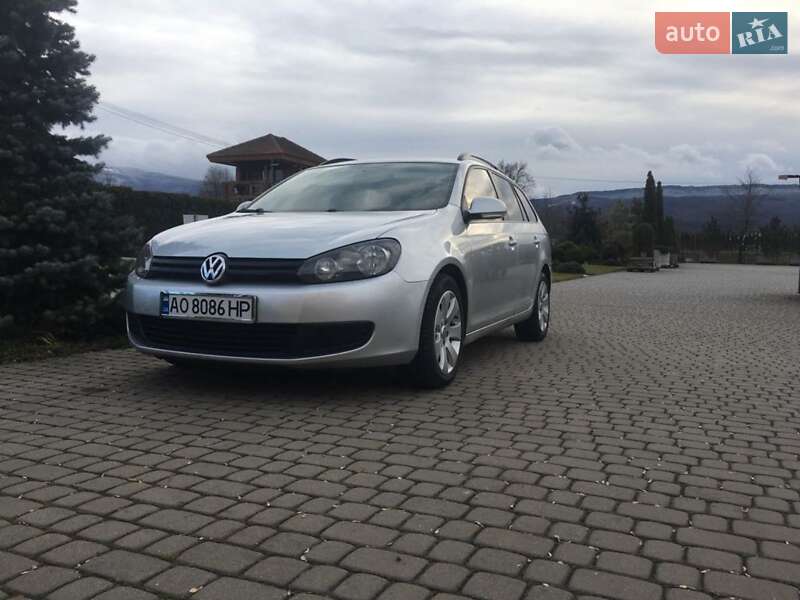 Універсал Volkswagen Golf 2011 в Хусті
