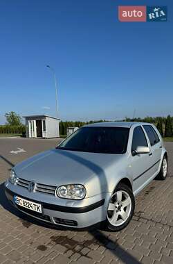 Хетчбек Volkswagen Golf 2000 в Городку