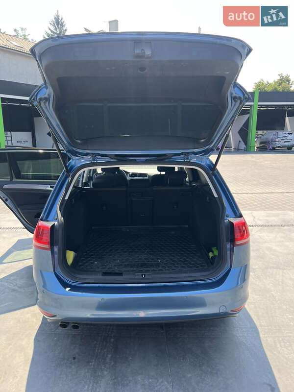 Універсал Volkswagen Golf 2015 в Чернівцях