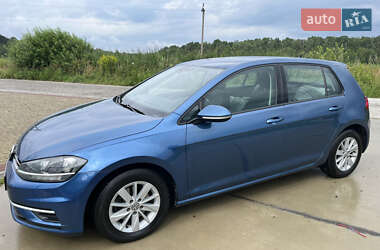 Хэтчбек Volkswagen Golf 2017 в Львове